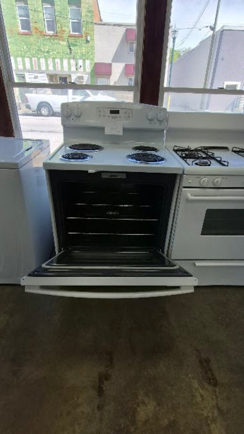 Used Reconditioned GE White Electric Range