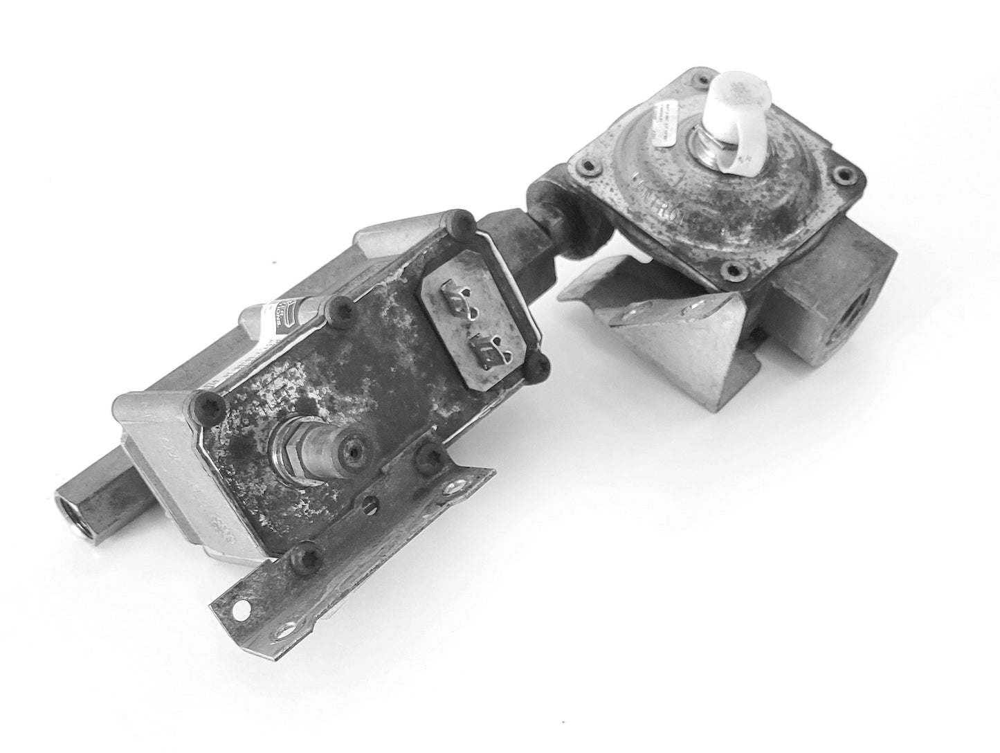 WB19K10041 GE Range Oven Gas Safety Valve