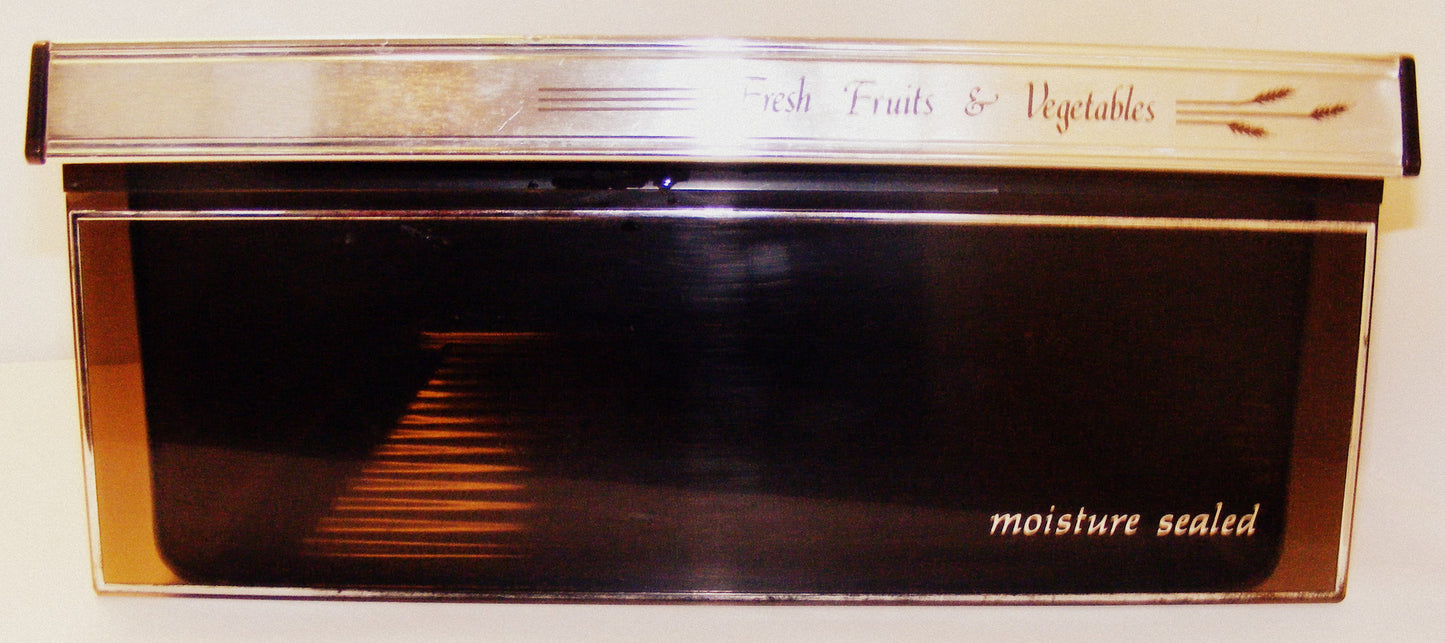 3016714 G179707-06 Frigidaire Refrigerator Fruits and Vegetables Pan front