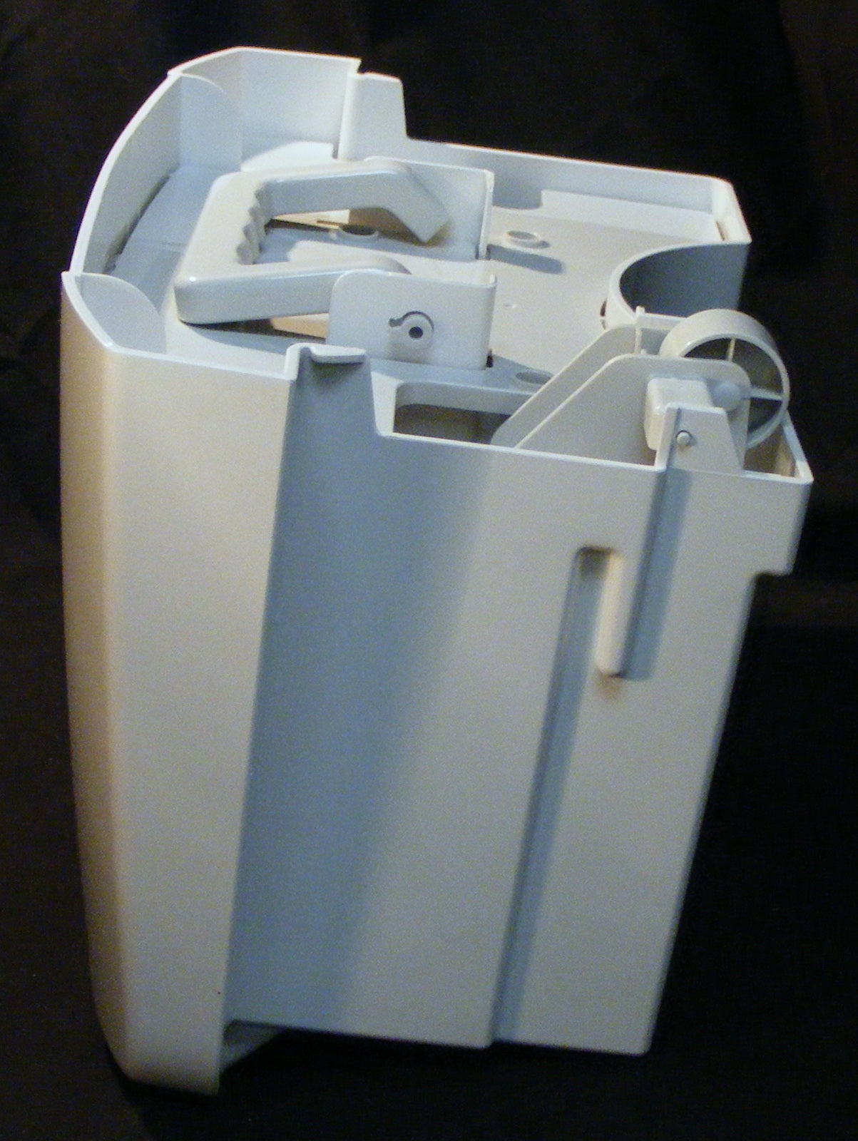 DH608 Frigidaire Dehumidifier tank