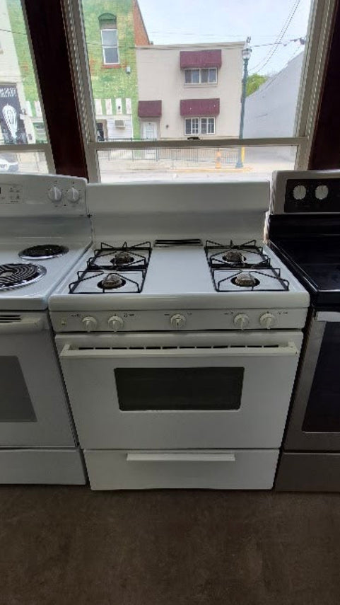 Used Reconditioned Frigidaire White Nat. Gas Range
