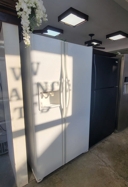 Used Reconditioned Frigidaire White Side by Side Refrigerator