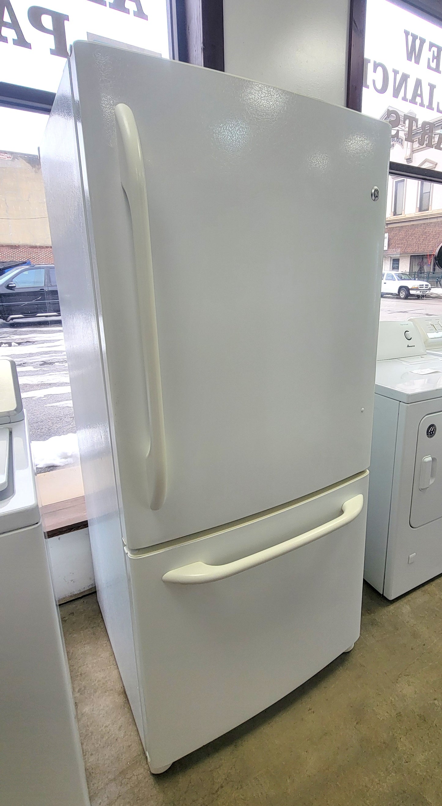 Used Reconditioned GE White Bottom Mount Refrigerator