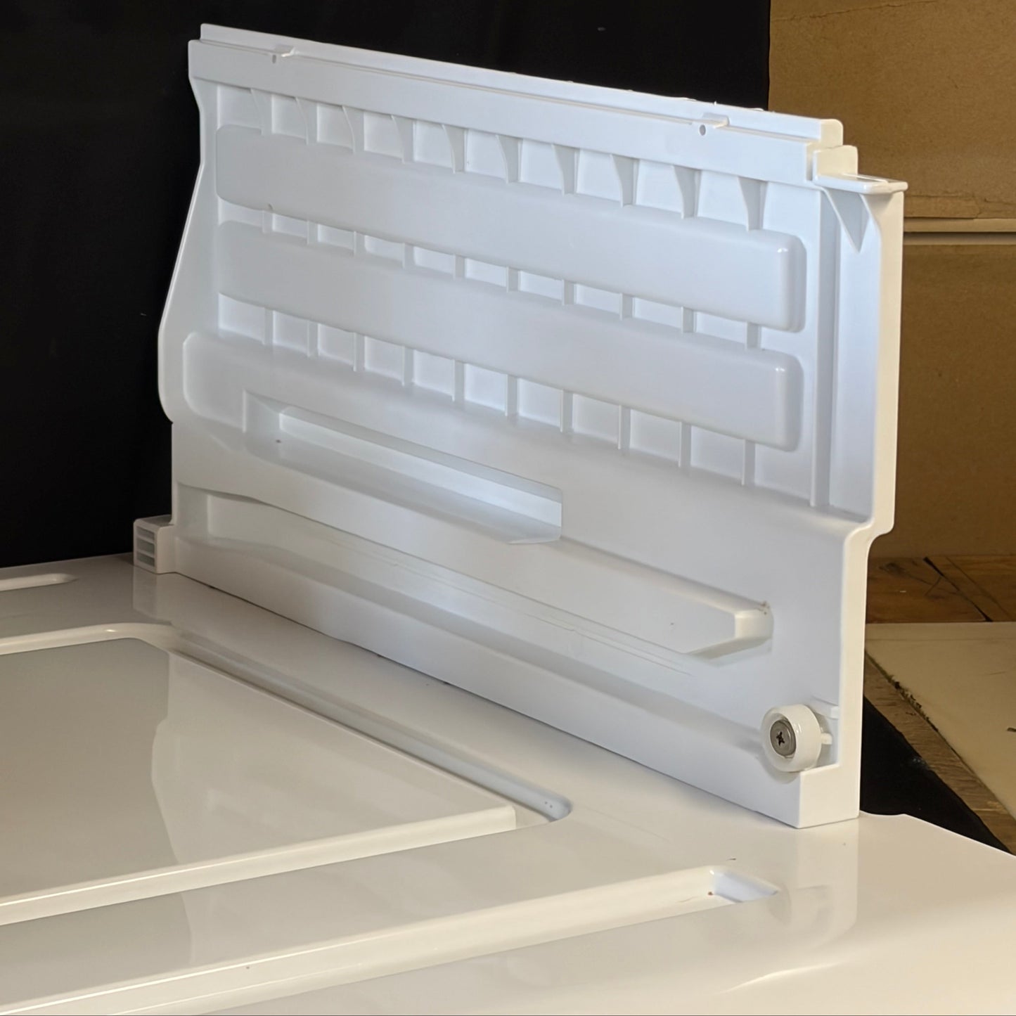 ACQ86509718 LG Used OEM Refrigerator Crisper Cover Tray Cover