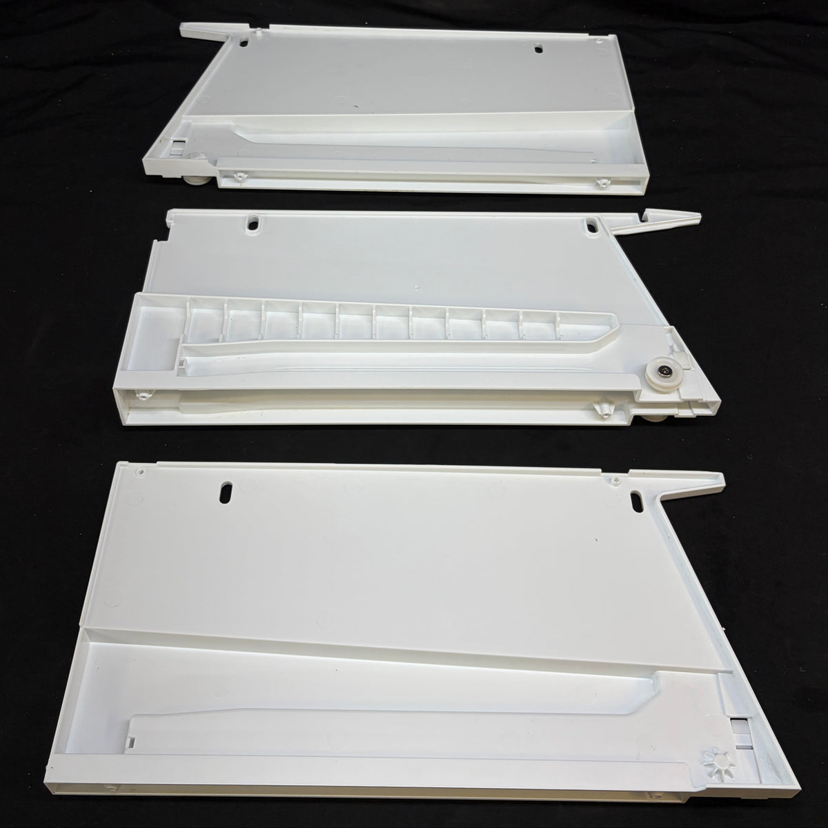 AEC73317602 AEC73317601 AEC73317501 LG Refrigerator Used OEM Crisper Guide Rail Set