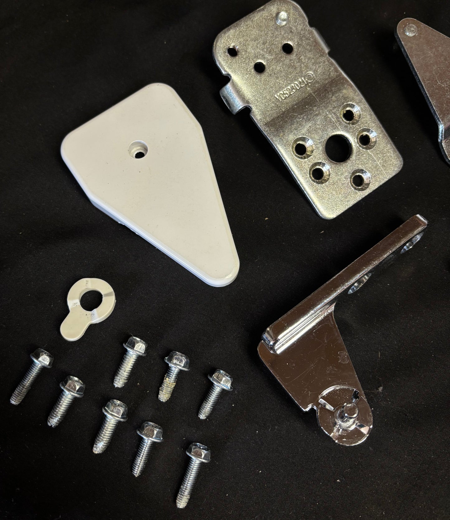 Haier Refrigerator Hinge Pack HA10TG30SW