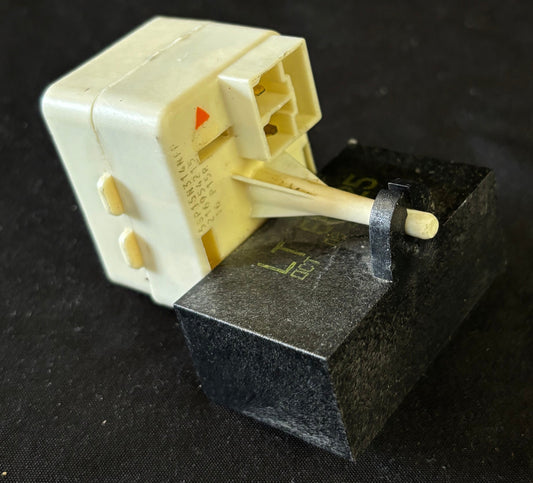 Frigidaire Refrigerator Start Relay + Run Capacitor 216954236 297286803