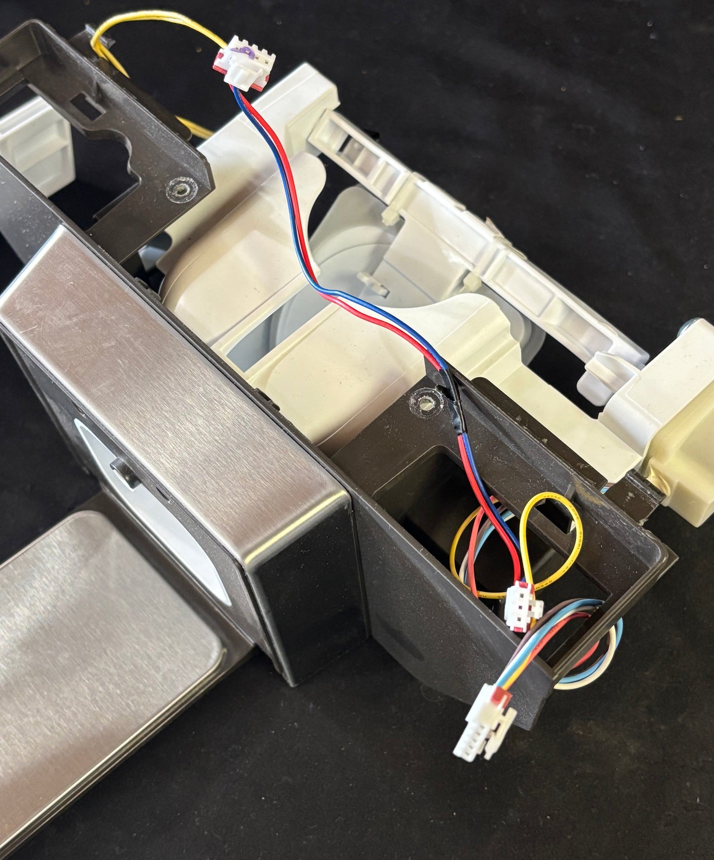 12131000096331 Midea Refrigerator Water Filter Housing + Dispenser Arm Assembly