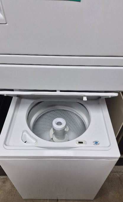 Whirlpool WET4027HW0 Washer and Electric Dryer Laundry Center 2