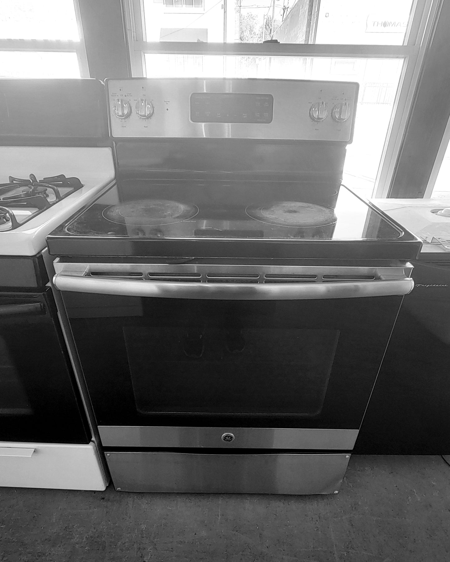 Used Reconditioned GE Black/Stainless Electric Range