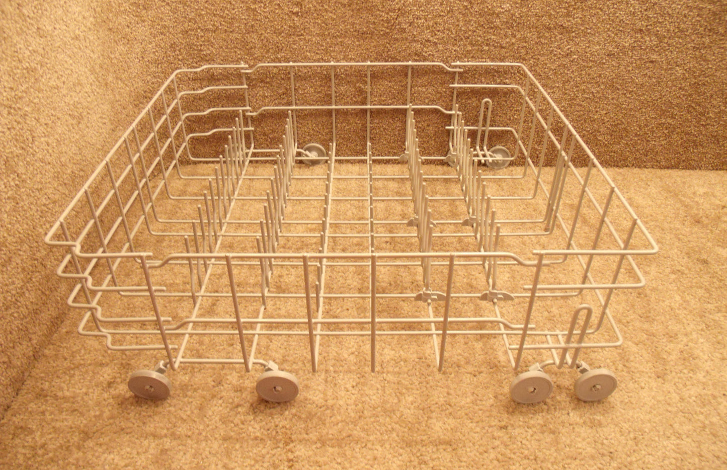 Lower dishwasher rack