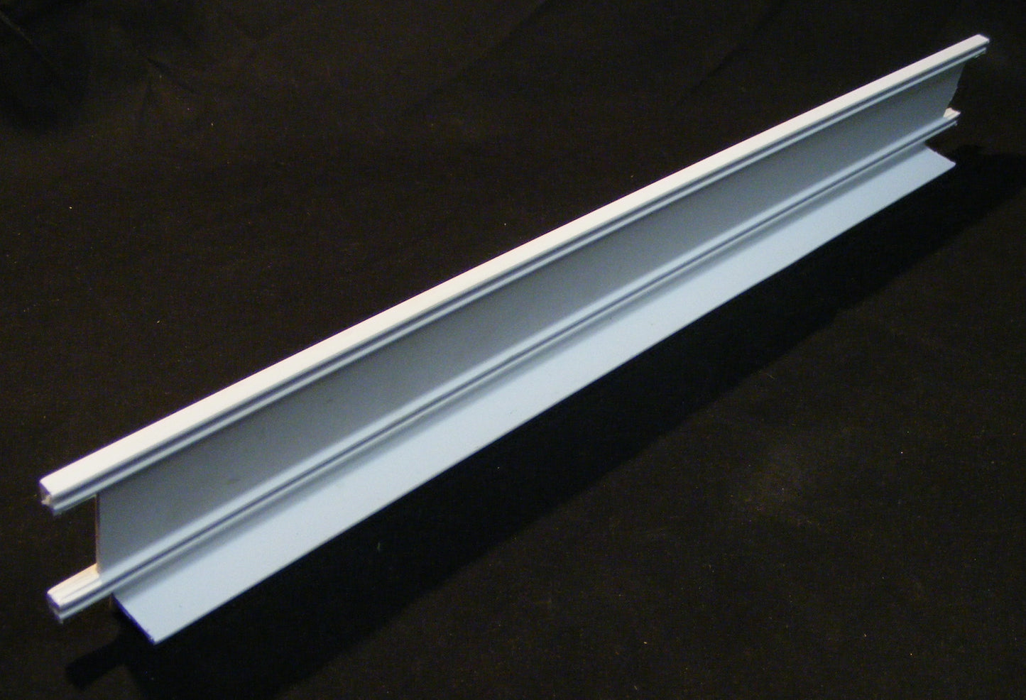 216951601 Frigidaire Upright Freezer White Door Rack with Lip