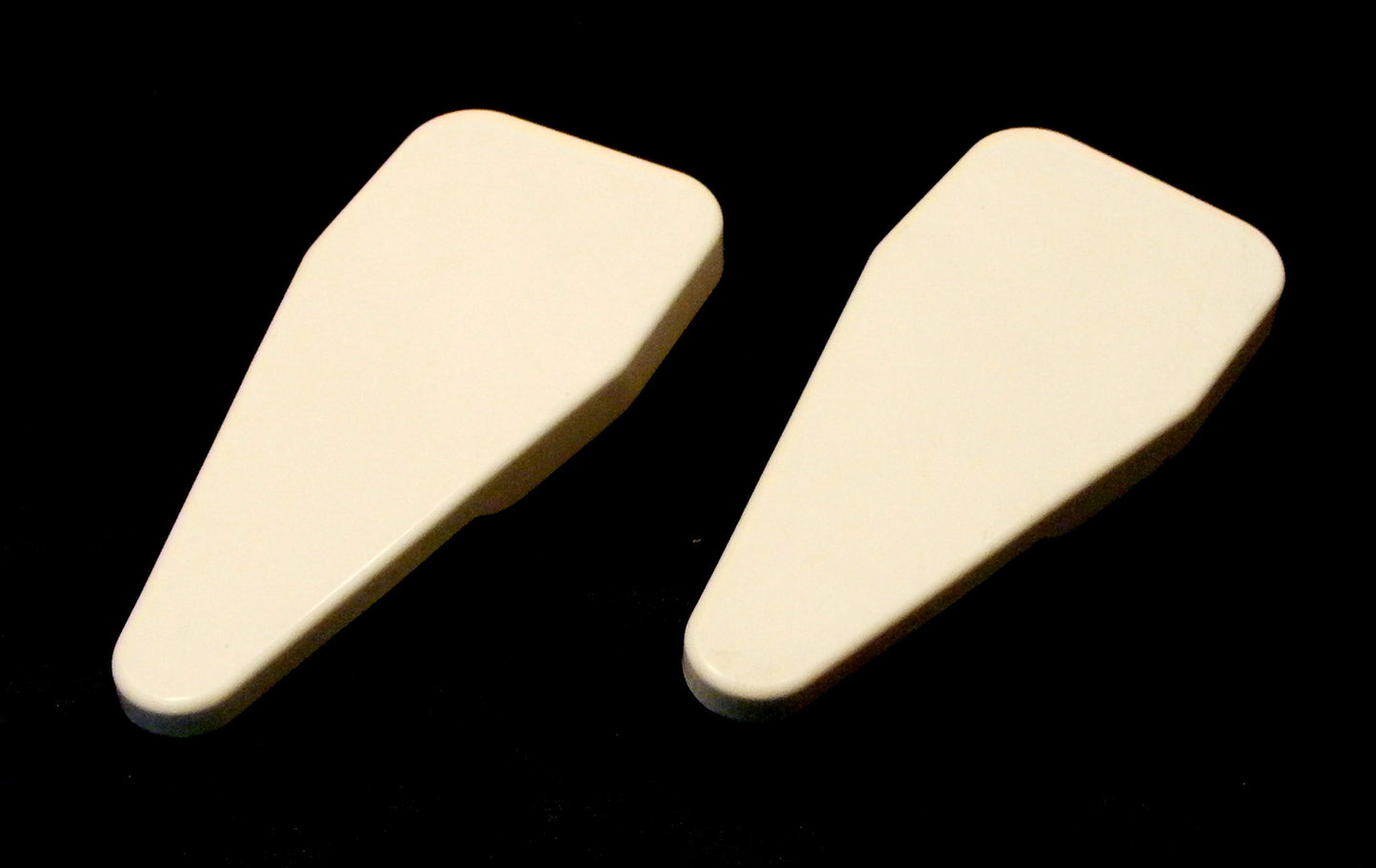 5303318774 hinge cover