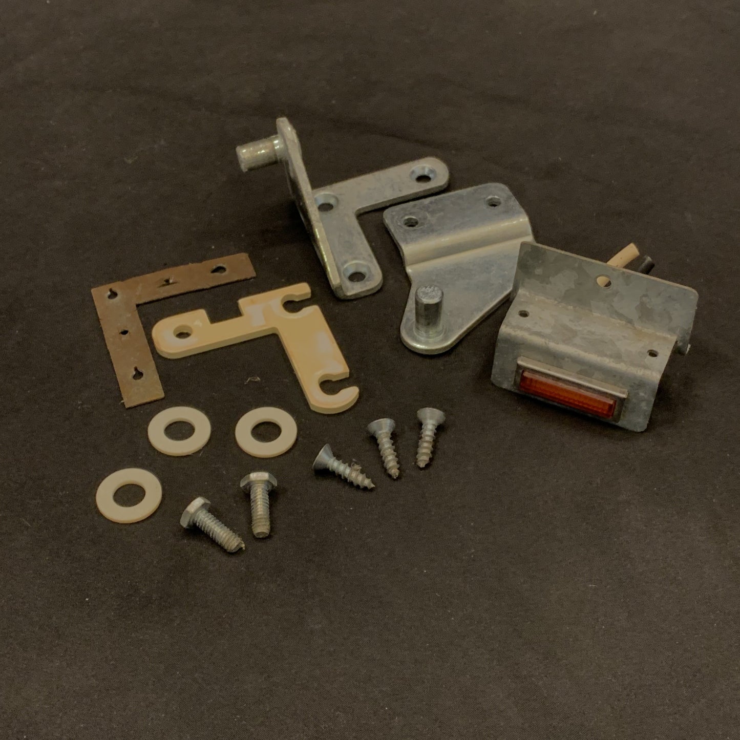 RV19 Co Op Vintage Freezer Hinge Pack