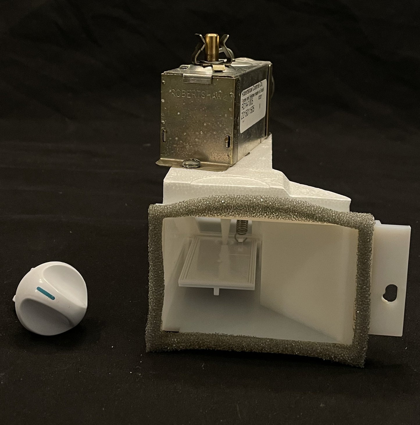 215011505 Frigidaire Refrigerator Damper Assembly with Housing