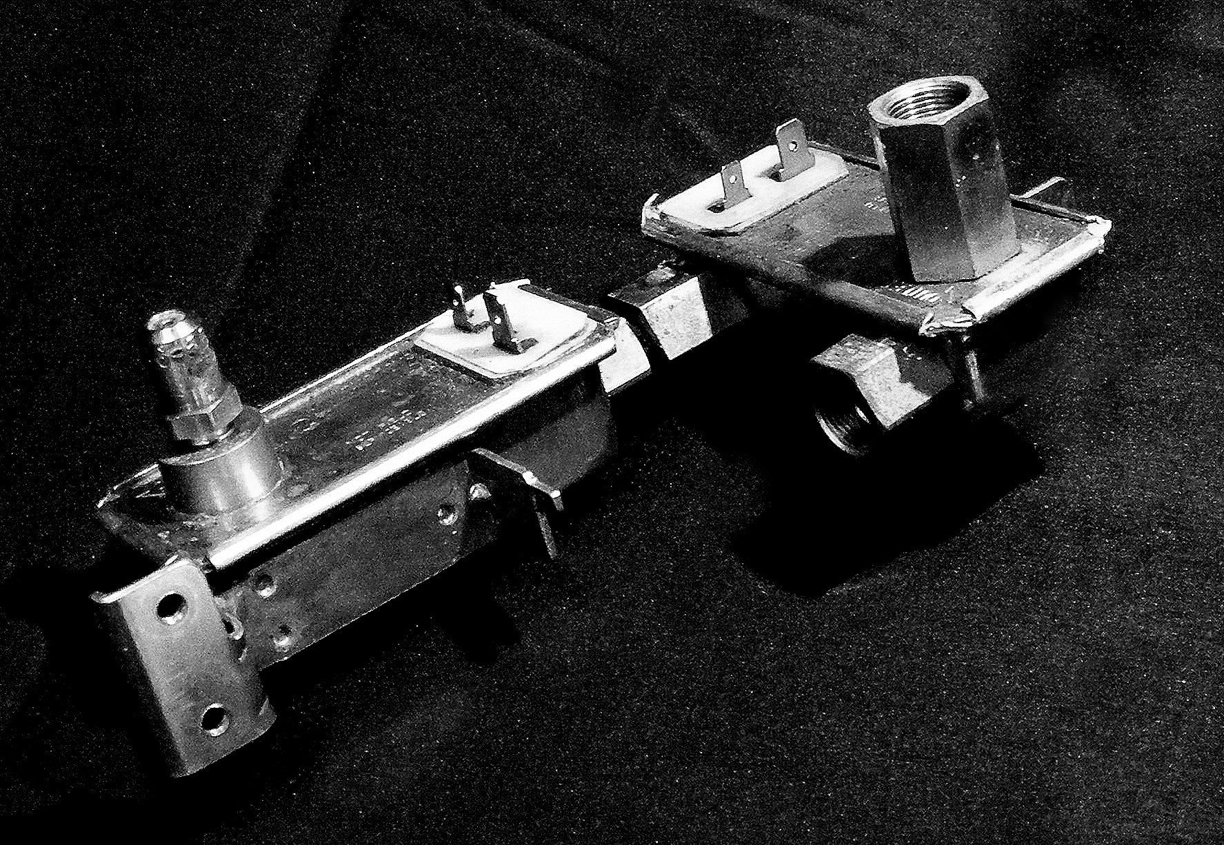 OEM Frigidaire range safety gas valve combo 316404901 used