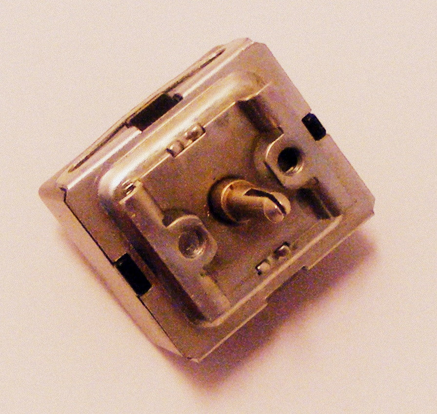 GE WB21X244 – Interruttore Fornello (Burner Switch) Usato Ma Testato E Funzionante