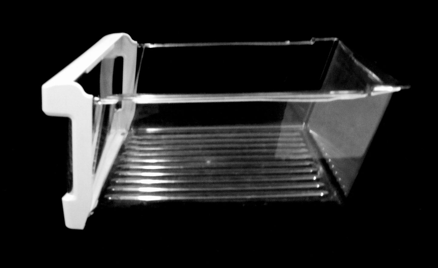 WP67004515 Maytag Refrigerator Crisper Pan Drawer Used OEM side
