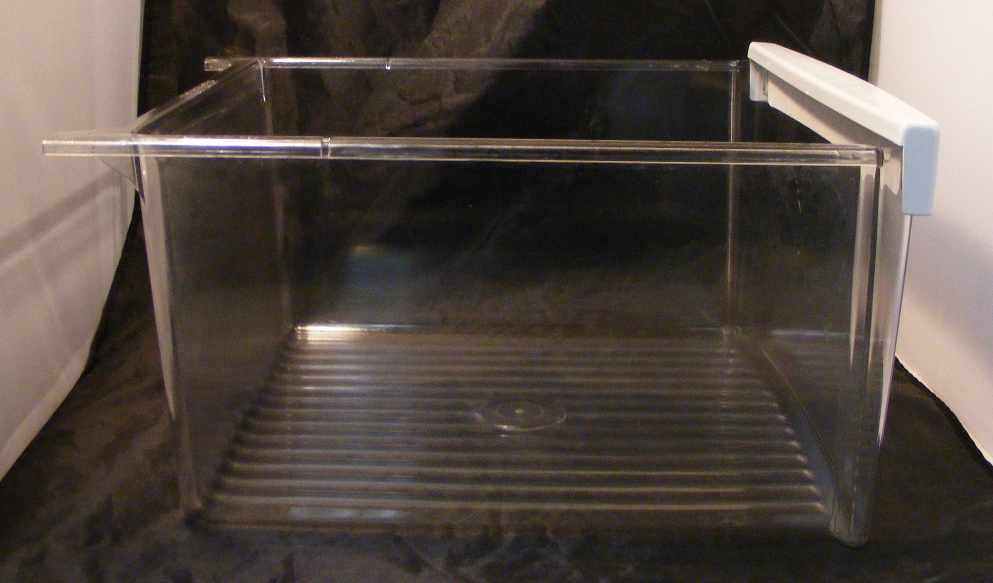 WR32x10834 crisper drawer pan 3