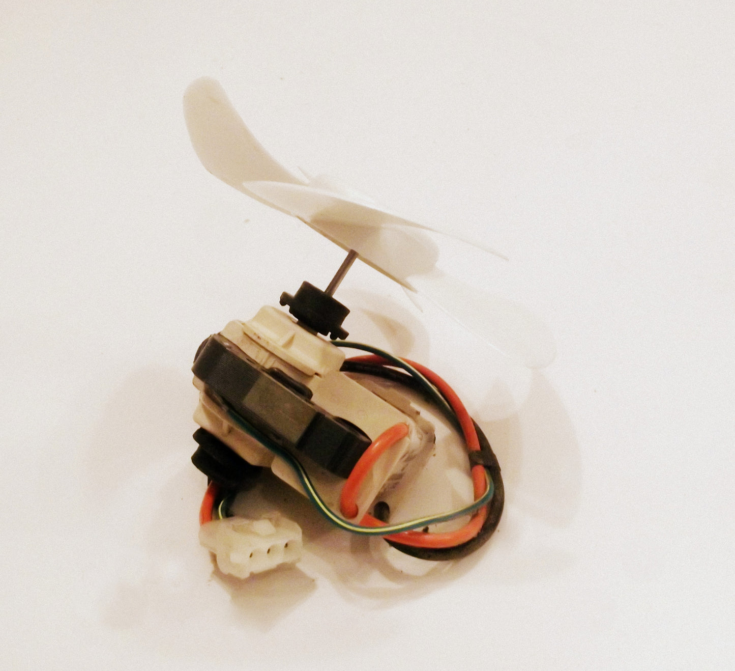 WR60X10028 GE Refrigerator Used Condenser Fan