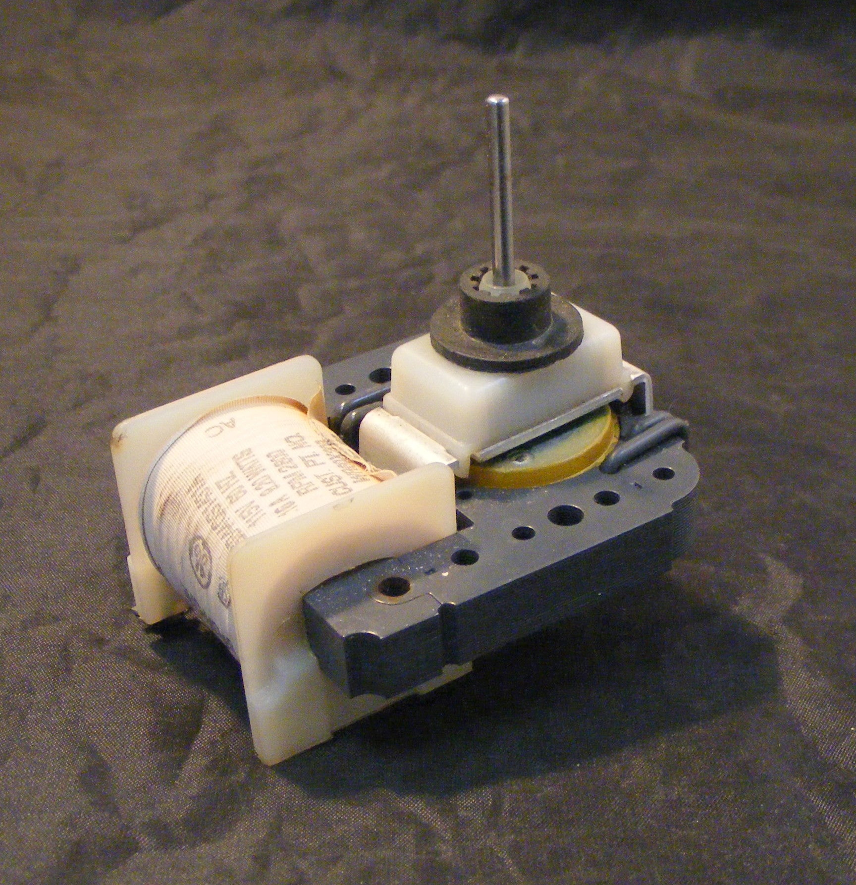 Edgewater Parts WR60X203 Refrigerator Fan Motor For GE – 115V, 1/8" Shaft, CCW Rotation