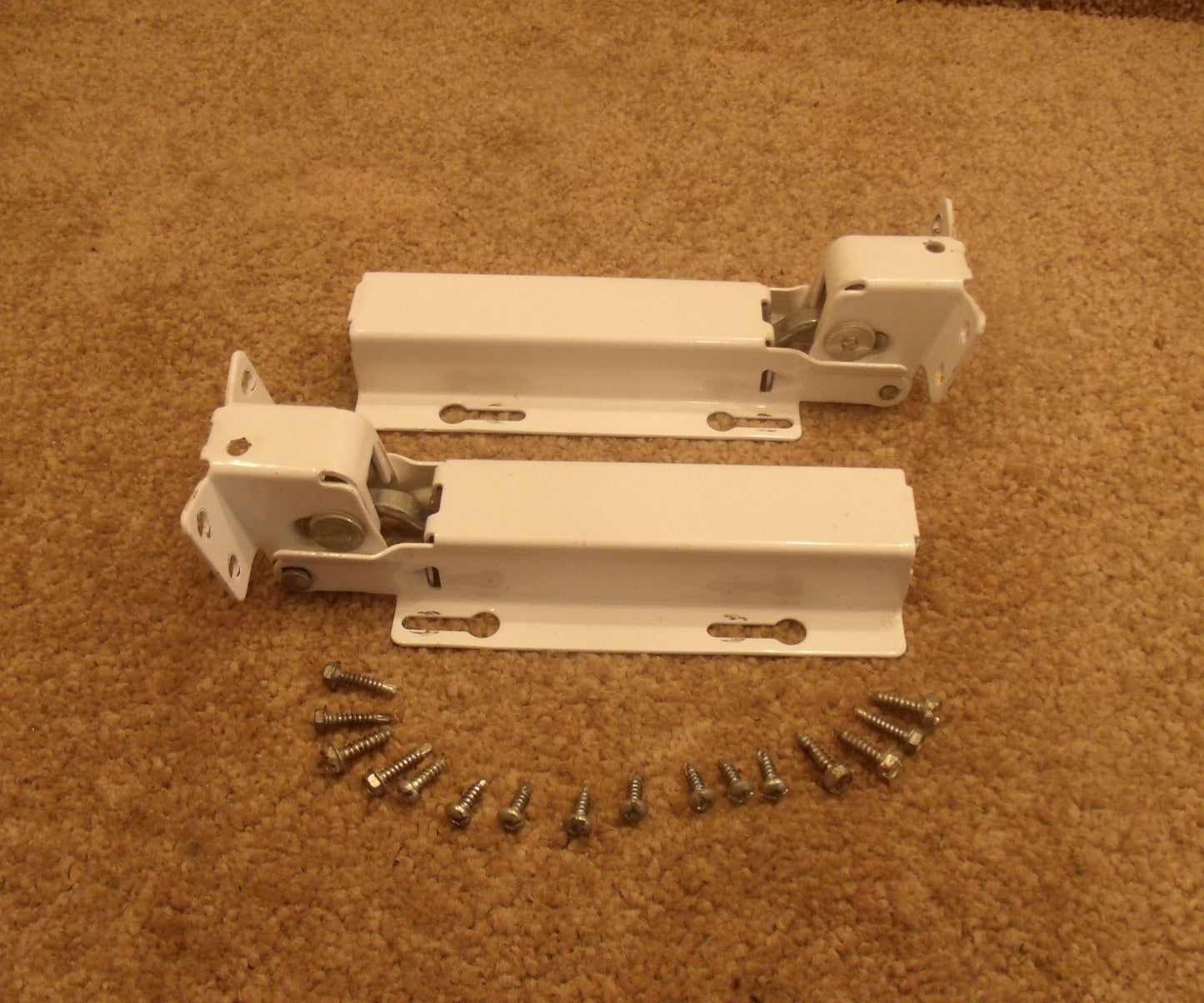 WR13X5191 GE Freezer Hinge Set