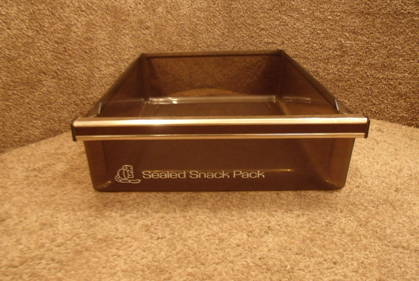 WR32X866 sealed snack pan drawer